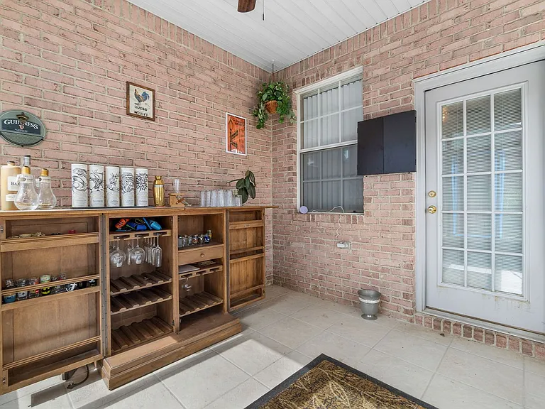 8432 Millstream Dr — Photo 32