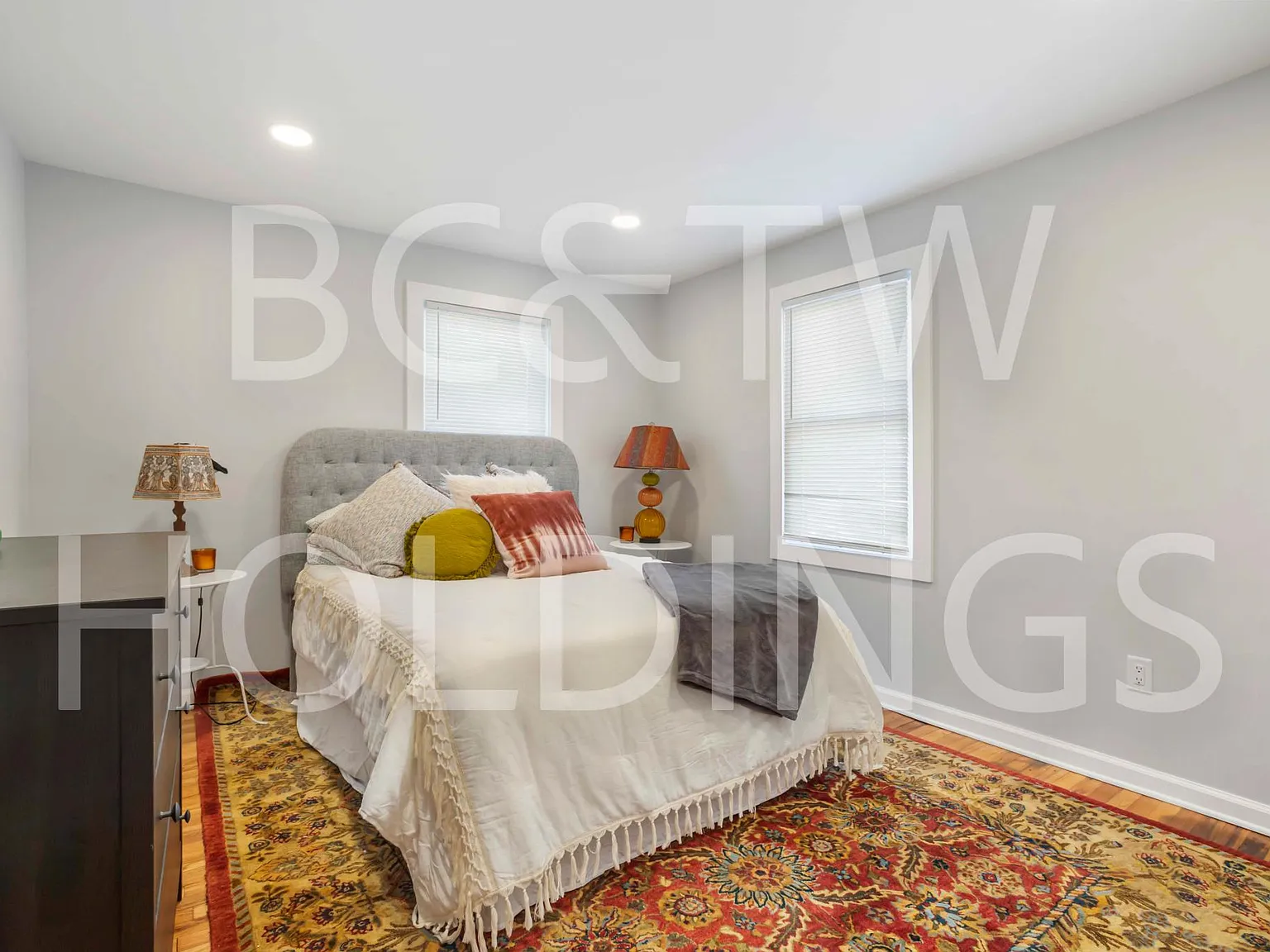 2 bed, 700 sqft, $1,450 — Photo 2
