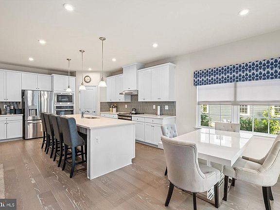 5th image of 11326 Oakville Ln