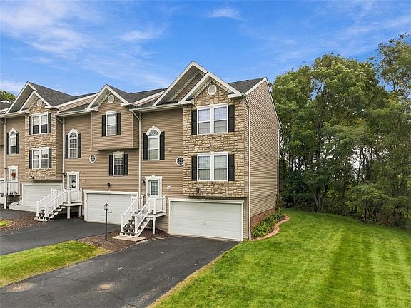 2nd image of 1112 Arrowhead Dr
