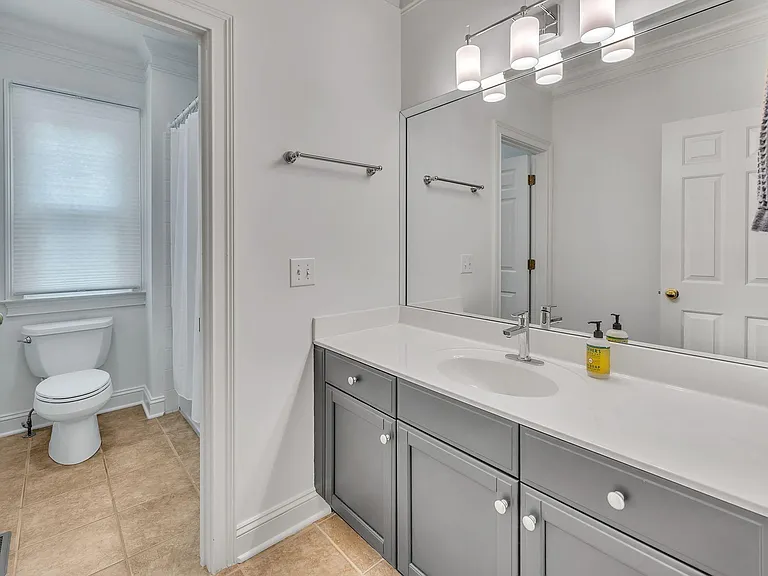 729 Harrow Ln — Photo 29