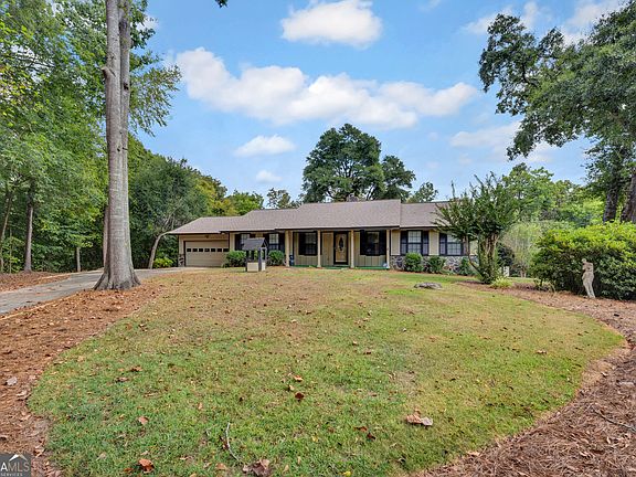 3rd image of 435 Miller Rd