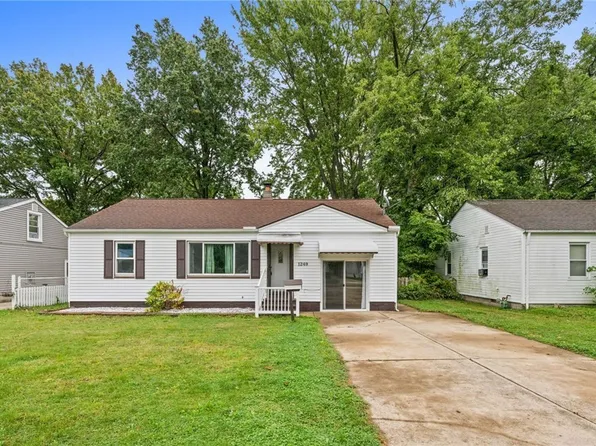 1249 Hulett Ave, Eastlake, OH 44095