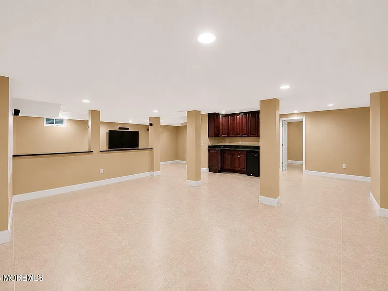 14 Heathrow Ct — Photo 47