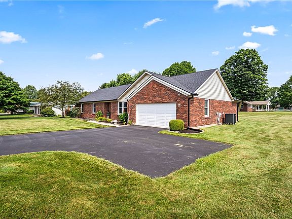4th image of 14991 Charm Hill Dr