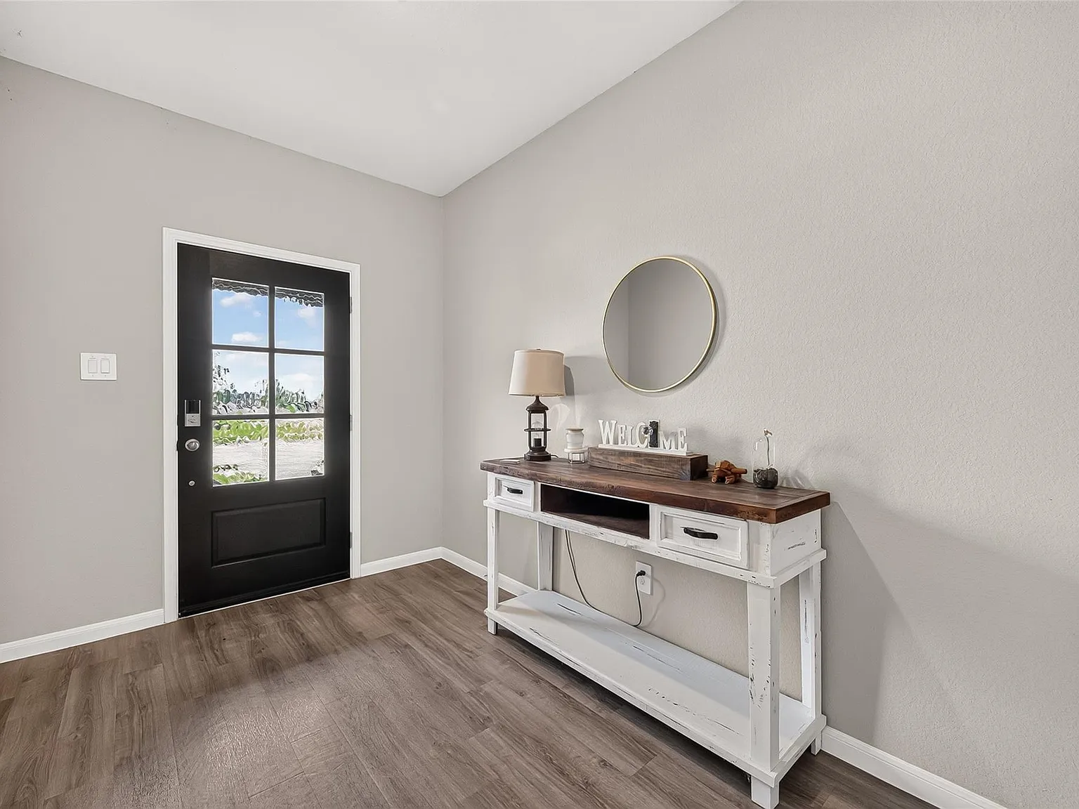 4 bed, 2.0 bath, 2011 sqft, $2,200 — Photo 4