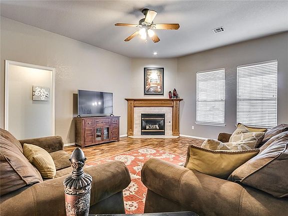2nd image of 13117 Springcreek Dr
