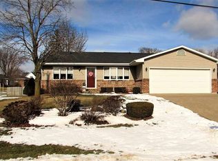 405 3rd Ave SE, Farley, IA 52046
