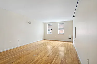 Rented by Safdie Realty Group