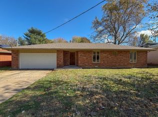 1152 S Paula Ave, Springfield, MO 65804