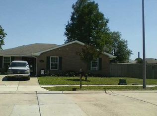 8404 Fairfax Dr, Chalmette, LA 70043