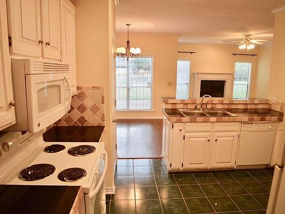 4th image of 3396 N Greens Ln