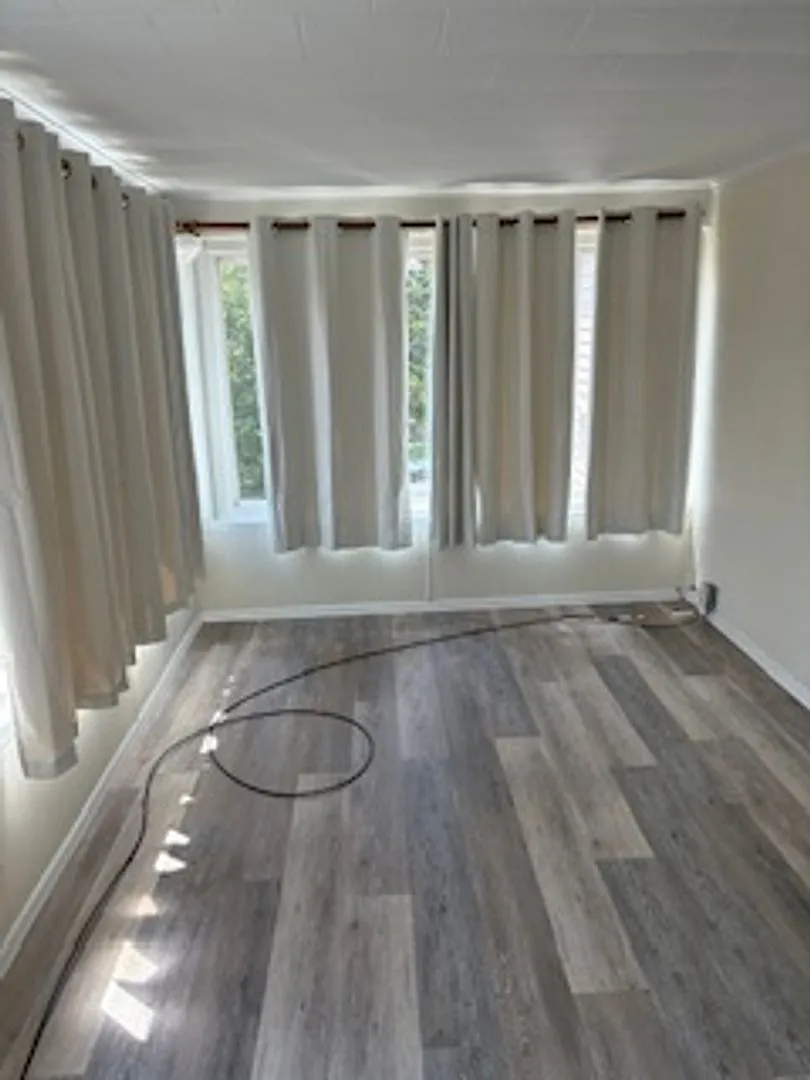 580 Wilson St - Apt 3 — Photo 4