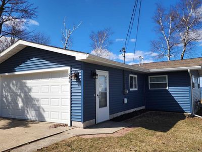 948 Iroquois Ave, Prudenville, MI, 48651