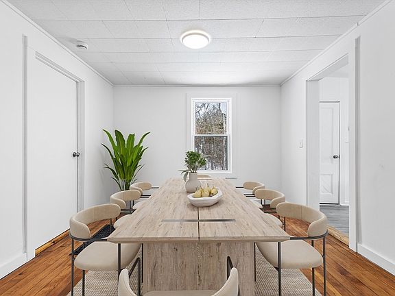 5th image of 597 Mendon Rd