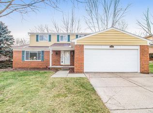 2715 Tuebingen Pkwy, Ann Arbor, MI 48105