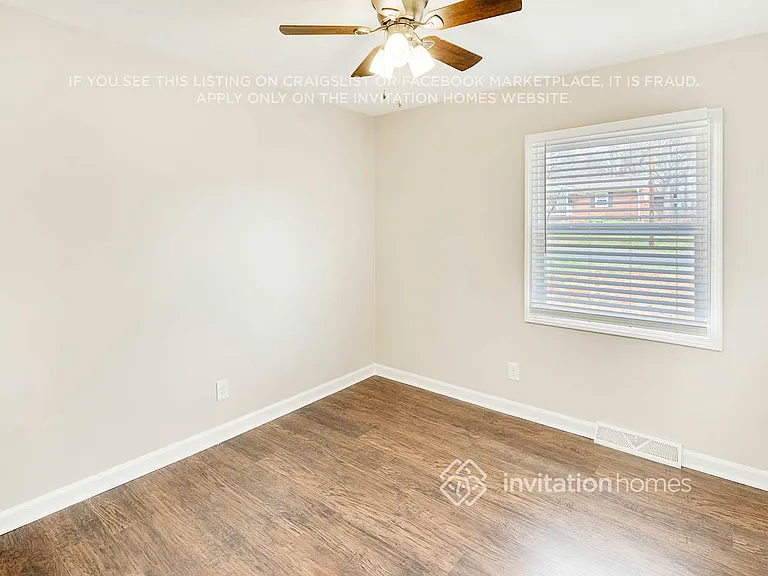 4240 Winedale Ln — Photo 17