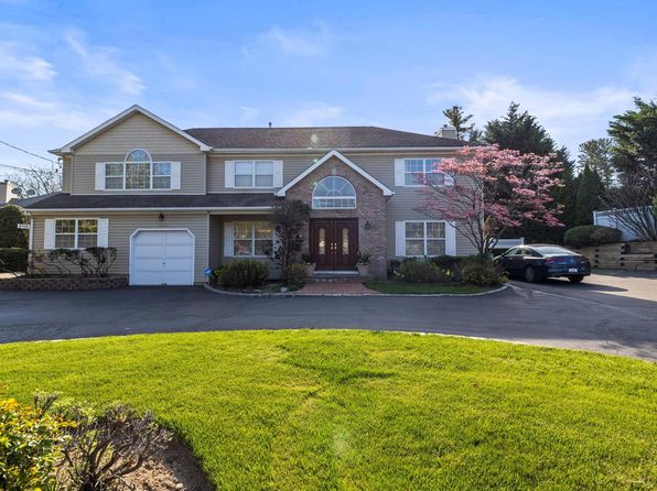100 Glen Cove Road, Greenvale, NY 11548