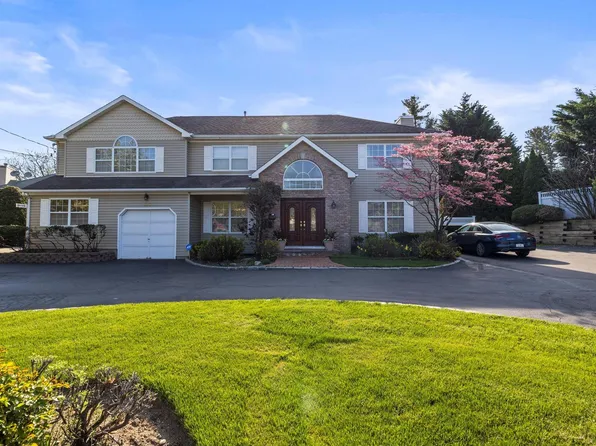 100 Glen Cove Road, Greenvale, NY 11548