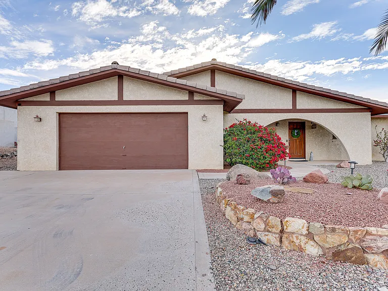 2400 Baron Dr — Photo 6