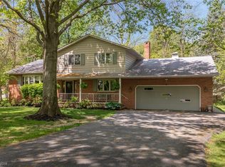 2360 River Rd, Willoughby Hills, OH 44094