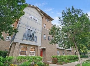 2600 W Bloomingdale Ave #27, Chicago, IL 60647