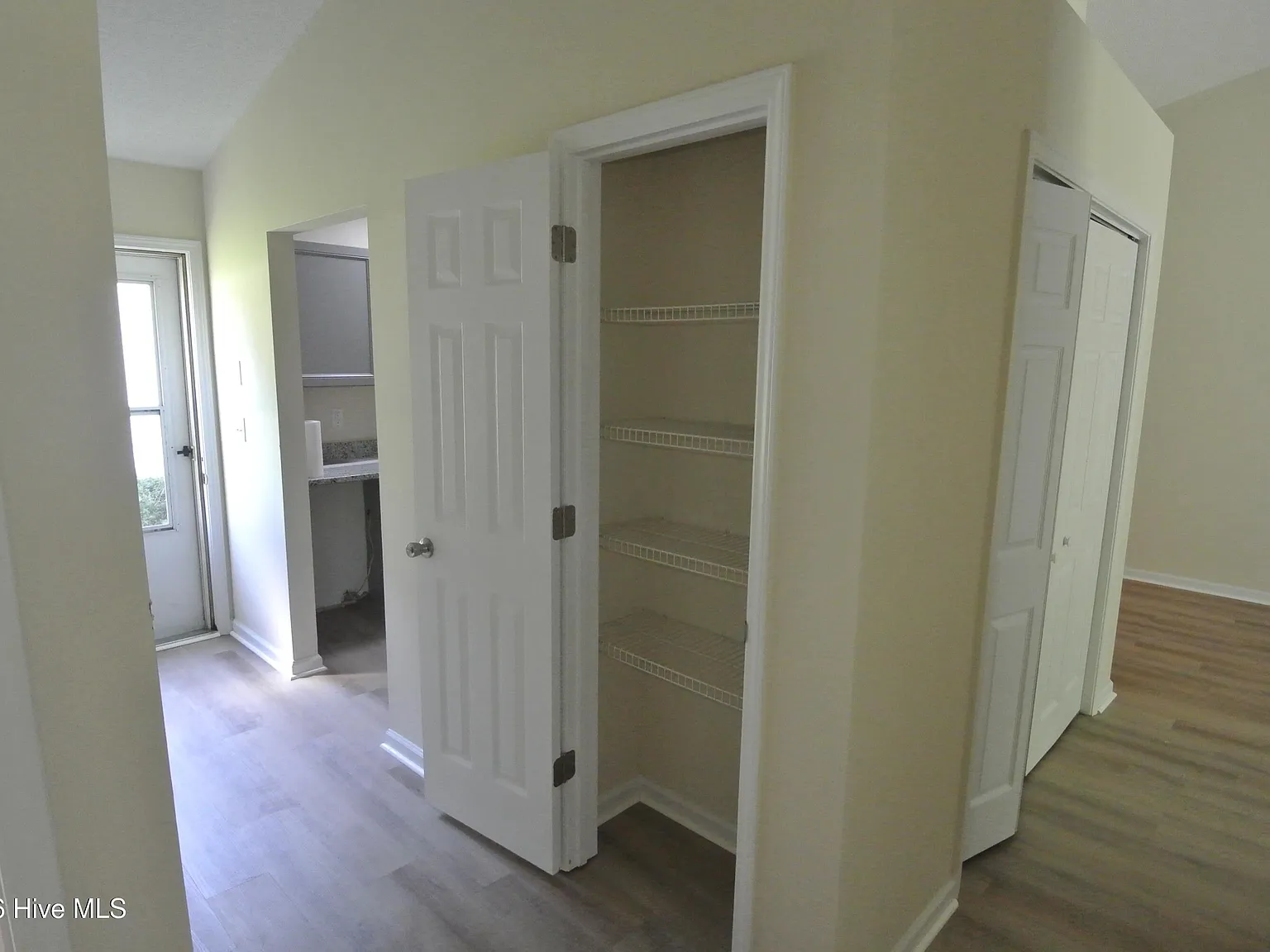 2 bed, 2.0 bath, $1,300 — Photo 4