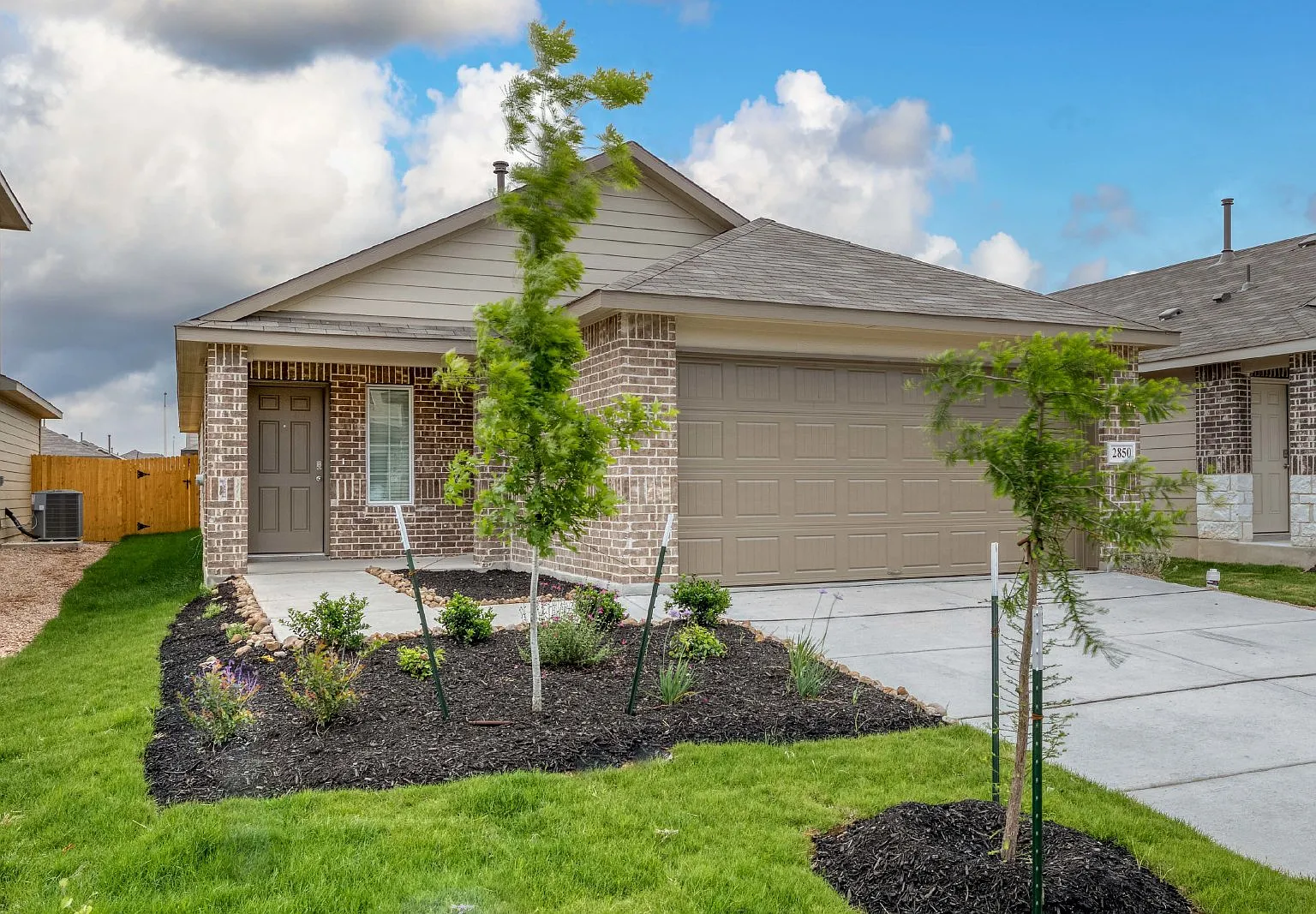 3 bed, 2.0 bath, 1396 sqft, $1,625 — Photo 2