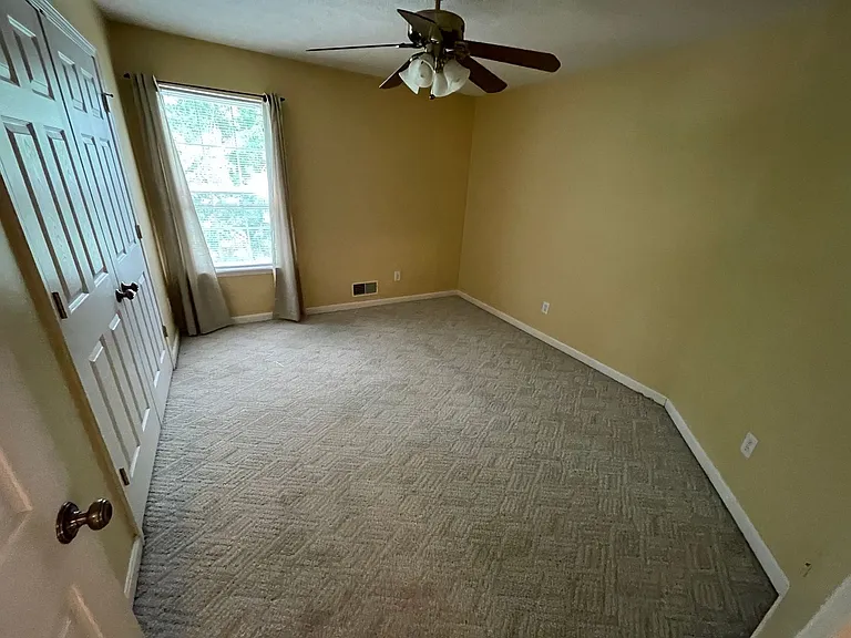 3914 Stone Hollow Dr — Photo 28