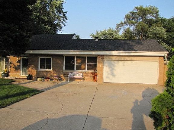 5th image of 1421 S Highland Ave