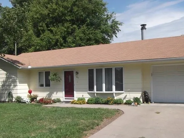 431 Aspen Dr, Emporia, KS 66801
