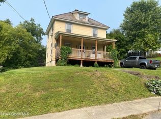 13 Park Ave, Ticonderoga, NY 12883