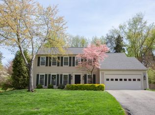10 Moss Rd, Sterling, VA 20165