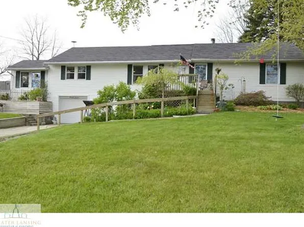 3614 Cooley Dr, Lansing, MI 48911