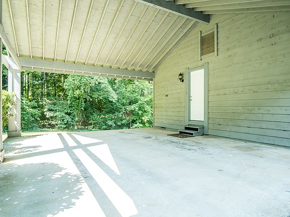3rd image of 2917 Harold Dean Dr