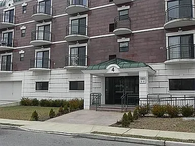 4 Chelsea Pl #2B — Photo 15