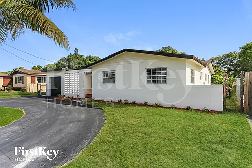 2230 NW 42nd Ave Photo 1
