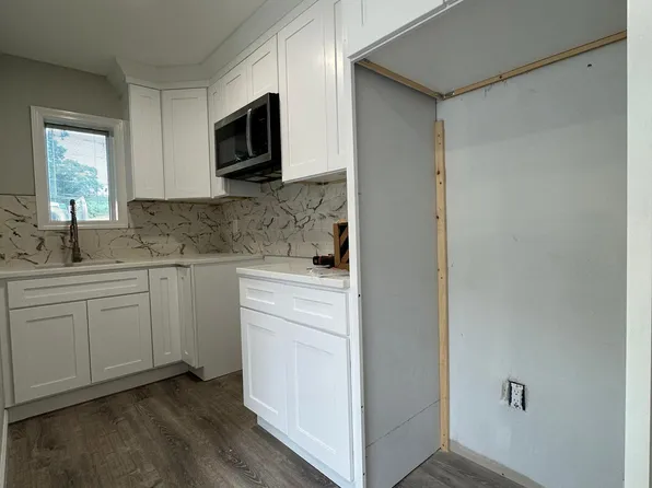 (undisclosed Address), Wyandanch, NY 11798