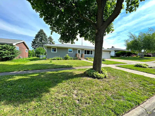 509 W Blaine St, Harvard, IL 60033