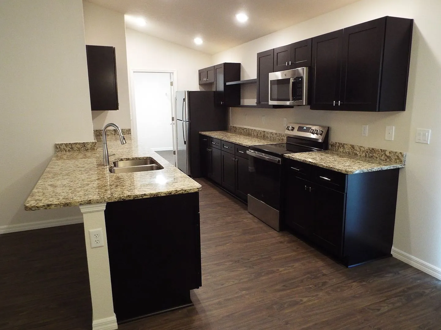 3 Bedroom 2 Bath 3507 SW 155th Lane - Marion Oaks — Photo 4
