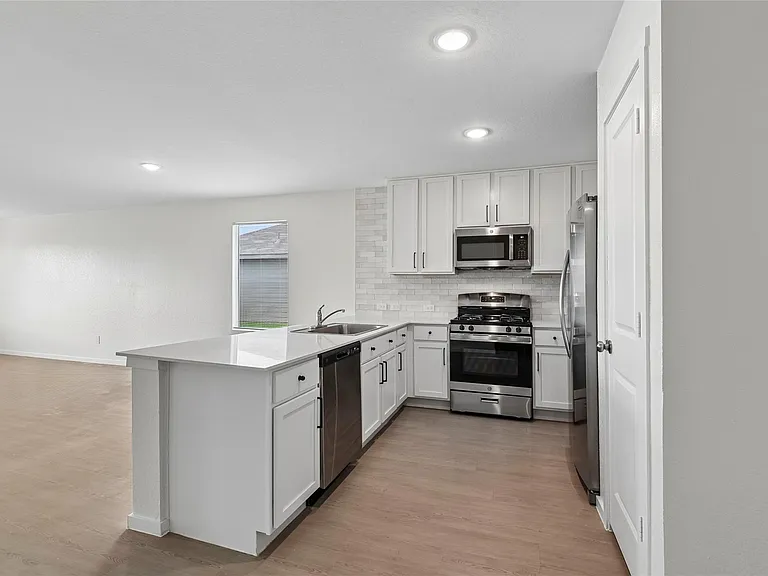 3188 Dispatch Dr — Photo 13