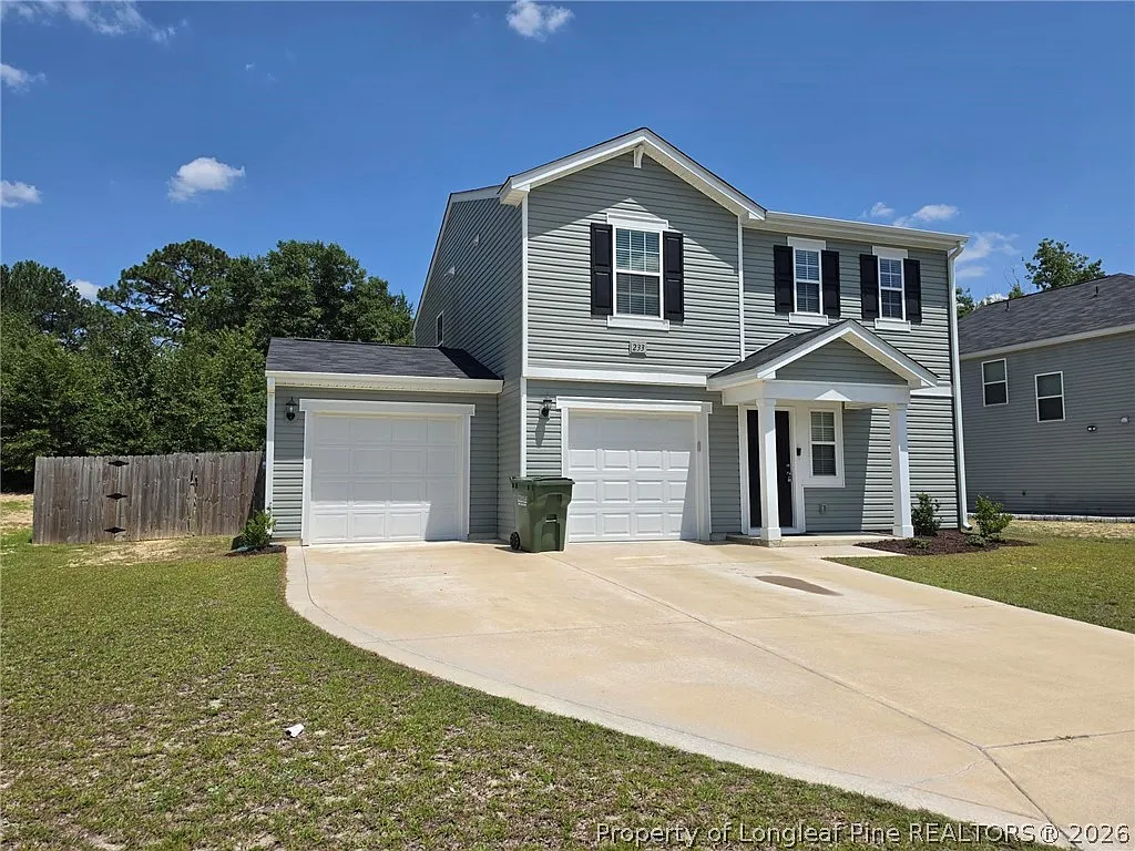 3 bed, 2.5 bath, 1744 sqft, $1,975 — Photo 2