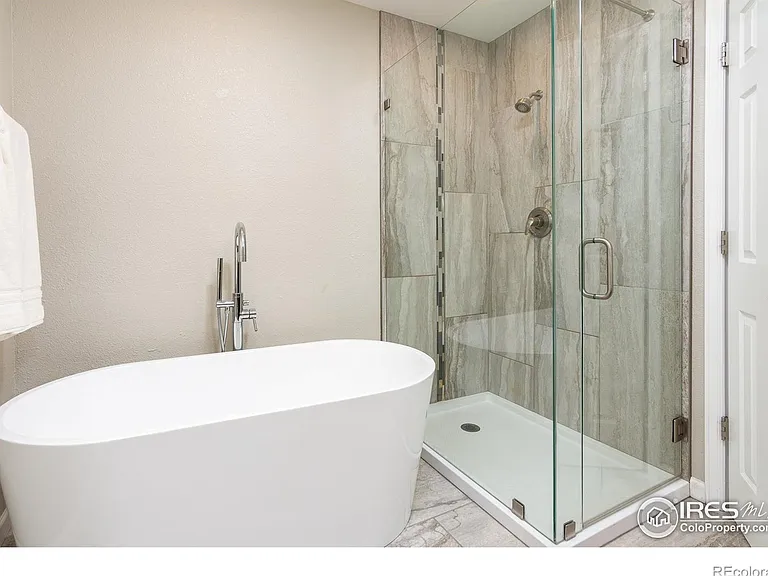 3145 E Yarrow Cir — Photo 4