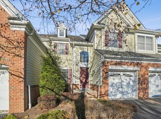 13 Chestnut Ct, Cedar Grove, NJ 07009