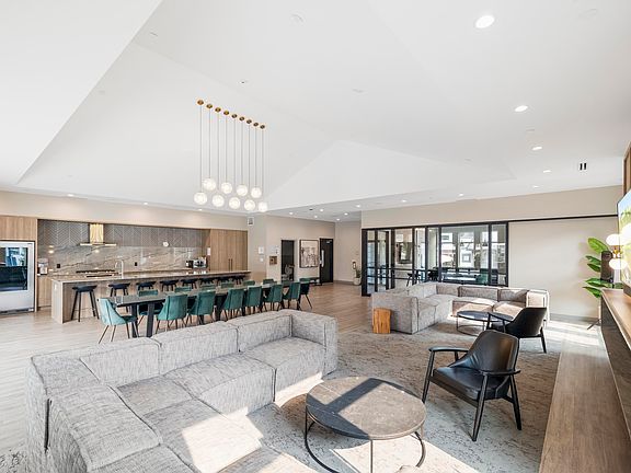 5th image of 19451 Sutton Ave #19