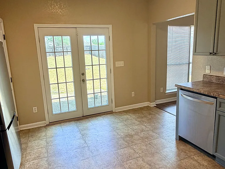 6637 Ridgeview Cir — Photo 5