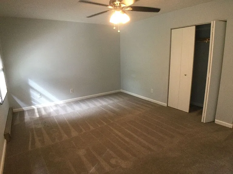 5602 Thornspring Apartments — Photo 13
