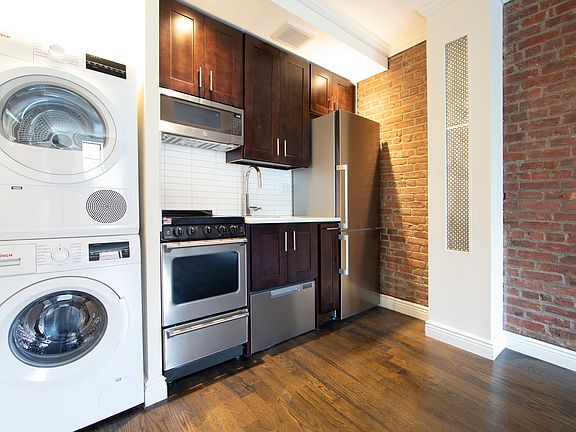 3rd image of 27 Avenue C APT 1D