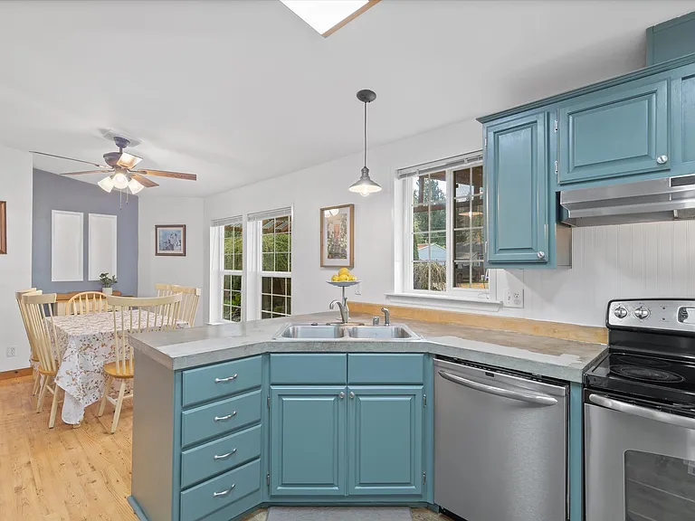 2347 N Chinook Ln — Photo 8