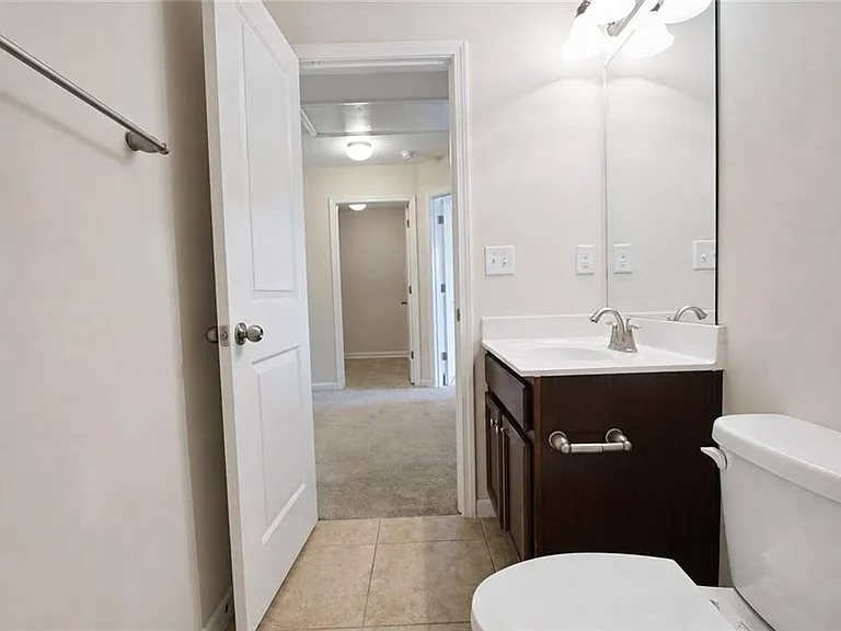 2132 Greencrest Cir — Photo 35